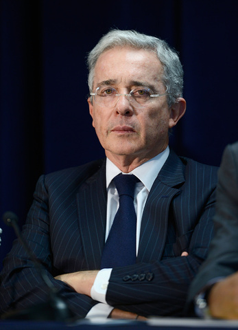 GOBIERNO DE ALVARO URIBE VELEZ