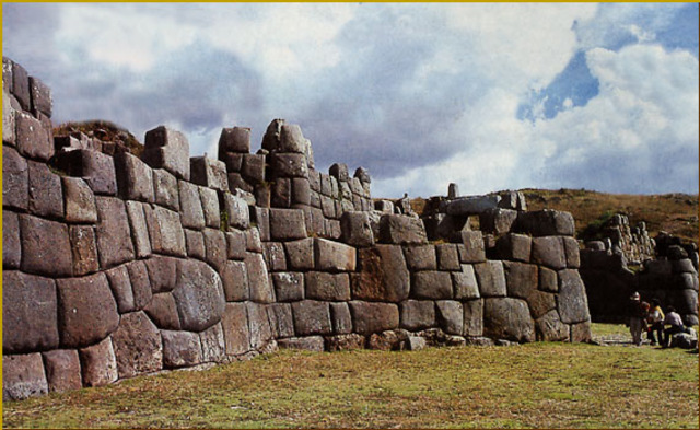 Inca: Inca Roca, fortalezas