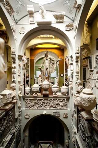 J.Soane muore e lascia la casa allo Stato come Soane Museum