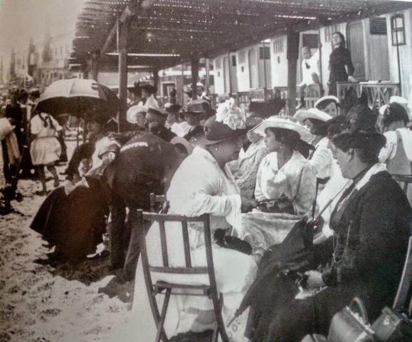 Practicado por el clero y la nobleza, los cuales no se dedicaban al trabajo.