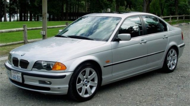 BMW 323