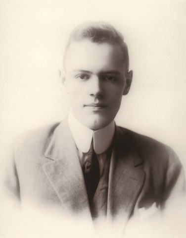Earle Dickinson