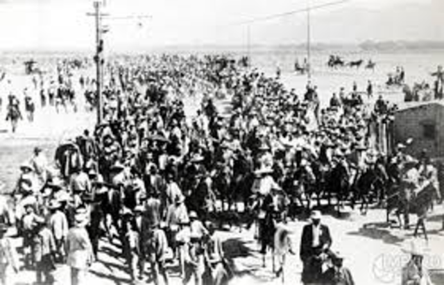 ESTALLO LA REVOLUCION