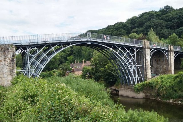Primer puente de hierro