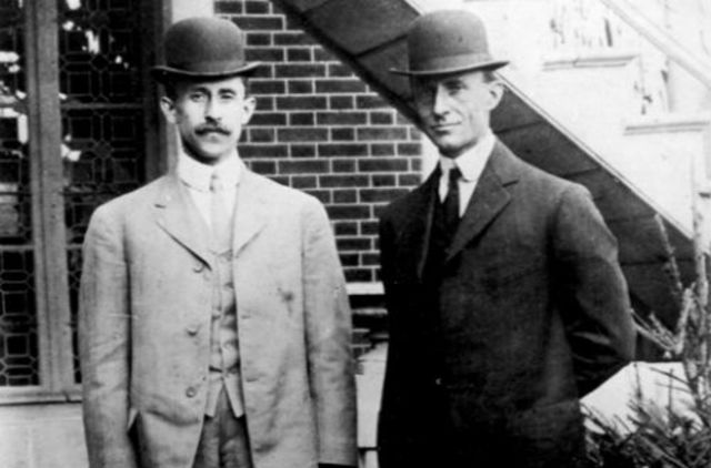 Vuelo con motor de los Hermanos Wright