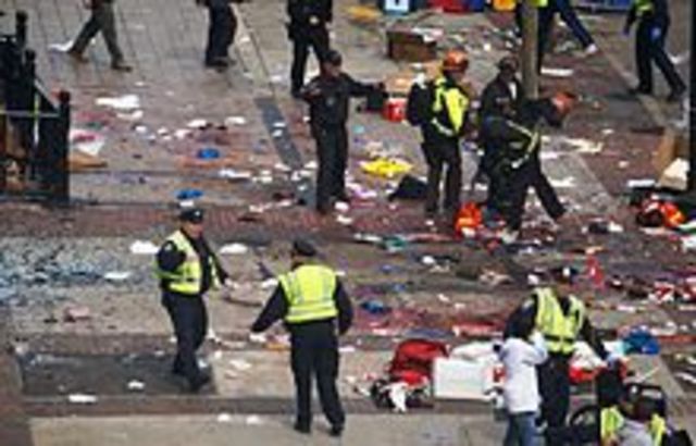 Explosiones en el maratón de Boston dejan tres muertos lugar en Boylston Street, cerca de Copley Square, justo antes de la línea de meta.