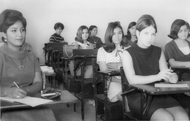Se funda la Universidad Femenina de Ciudad Juárez