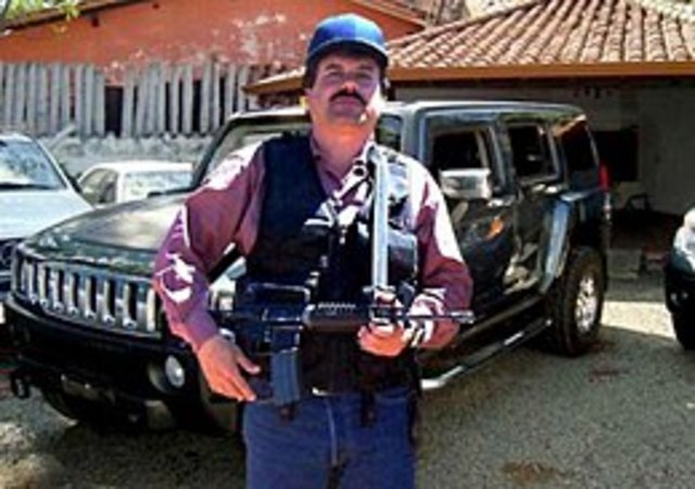 El conocido narcotraficante mexicano "El Chapo Guzmán", jefe del cartel de Sinaloa, fuga de la cárcel del Estado de México, poniendo en evidencia el nivel de seguridad en la prisión en la que estaba recluido desde su detención en febrero de 2014