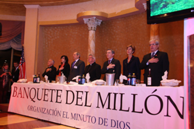 Inicio el banquete del Millón