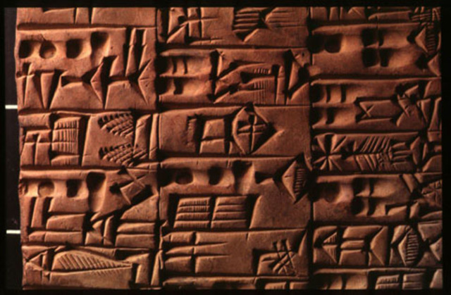 (Sumerios) Origen de la escritura cuneiforme 3200 a.C. Department of Ancient Near Eastern Art, The Metropolitan Museum of Art, The origins of writing, Escrito para Khan Academy, rescatado de: http://bit.ly/1lvBk0m