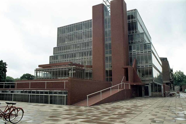 facultad de historia -  james stirling