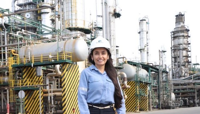 Carla Arellano nombreda Gerente de Refinación