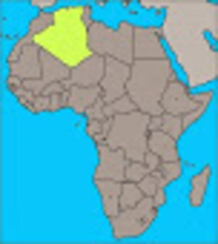 En Tagaste se ordena   sacerdote