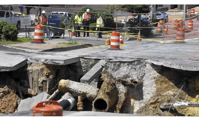 Sinkhole Forms on Mulberry In Mount Vernon