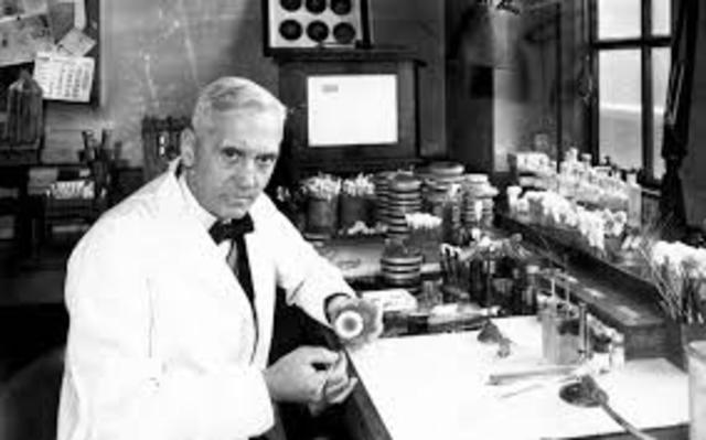 Sir Alexander Fleming descubre la penicilina antibiótica.