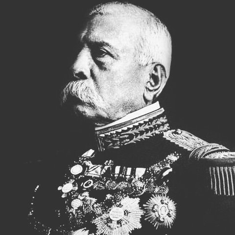 Nace Porfirio Díaz Mori