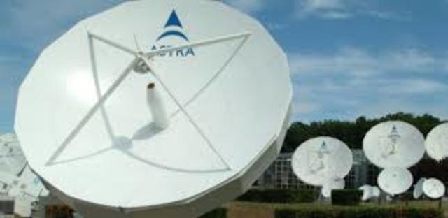 Nacen las plataformas digitales por satélite.