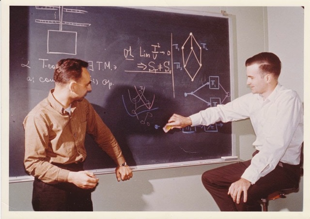 Hartmanis y Richard (1965)