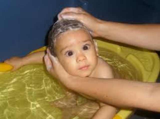 when I was 3 i used to suck finger,i couldn´t read and i slept hair pulling my friends