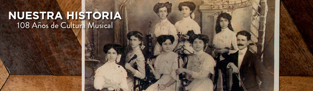 Vinculada como docente