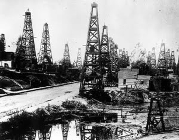 Auge de la explotación petrolera y refinación