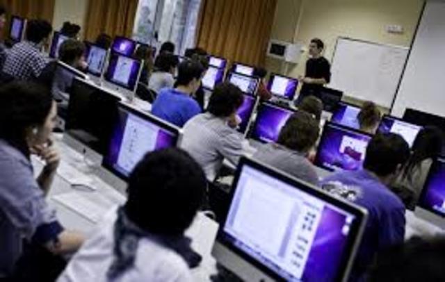 Los primeros cursos de computo en las universidades.