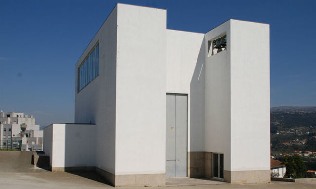 Igreja e Centro Paroquial Marco de Canavezea