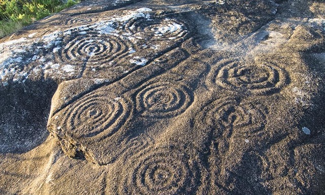 Aparición de petroglifos
