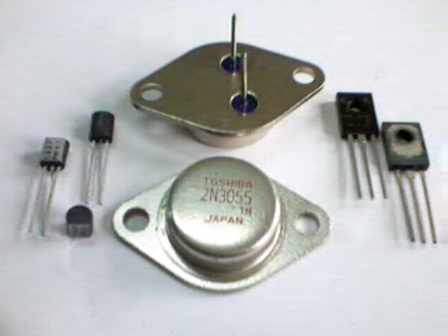 se usan los transitores en los computadores