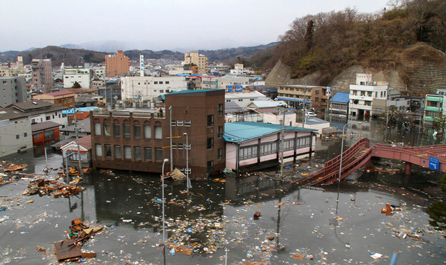 Tōhoku earthquake and tsunami
