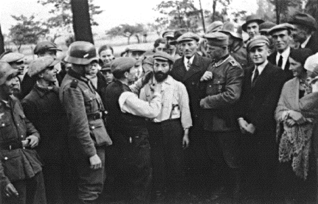 Arrival of first prisoners.