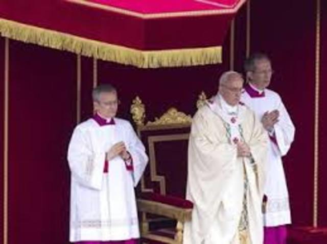 Papa Juan Pablo II beatifica a la religiosa colombiana Laura Montoya.