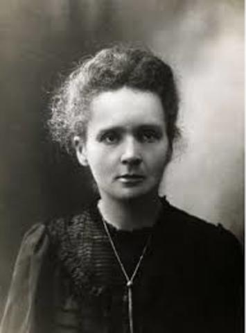 Nace Marie Curie