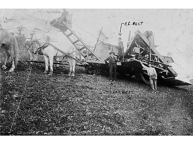 Primera Cosechadora Combinada