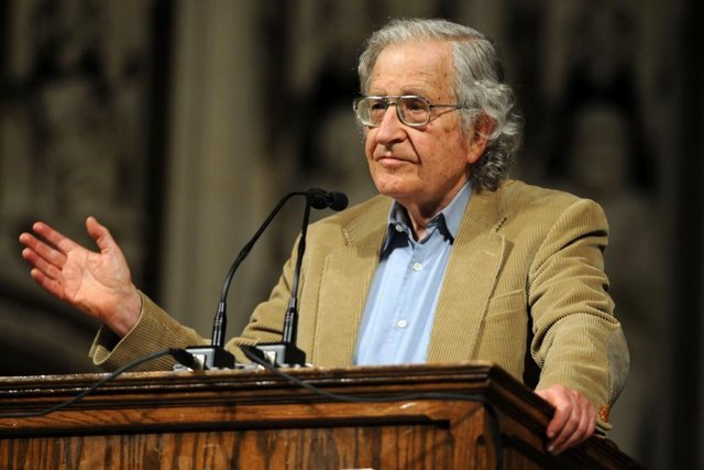 Transformalismo: Noam Chomsky