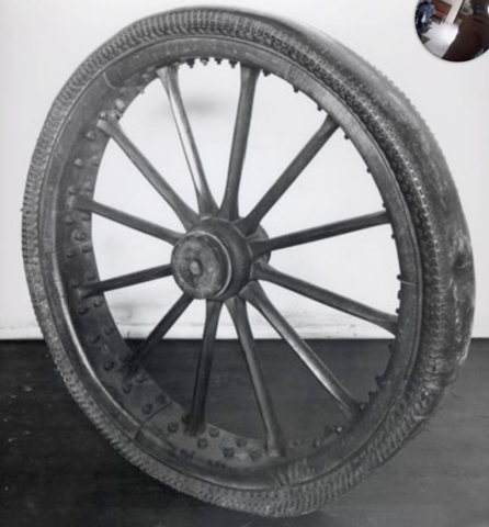 Replica del neumático inchable de Thomson,