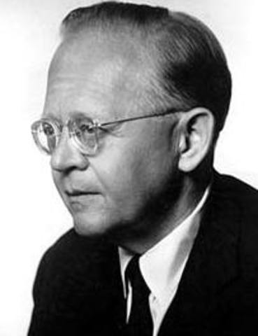 Karl W Deutsch