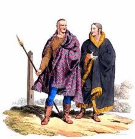 Aryans migrate into the Indus River Valley