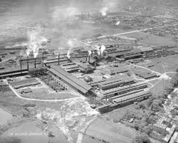 Acero de Monterrey prende por primera vez su horno