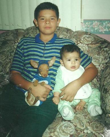 Con mi primo hugo omar.