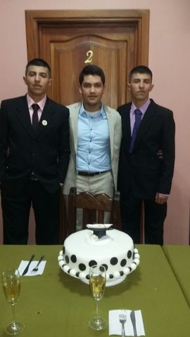 momentos con mi hermano y mi mejor amigo en el grado