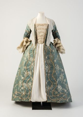 What women wore in 1750