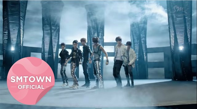 A segunda música foi lançada- "Mama"