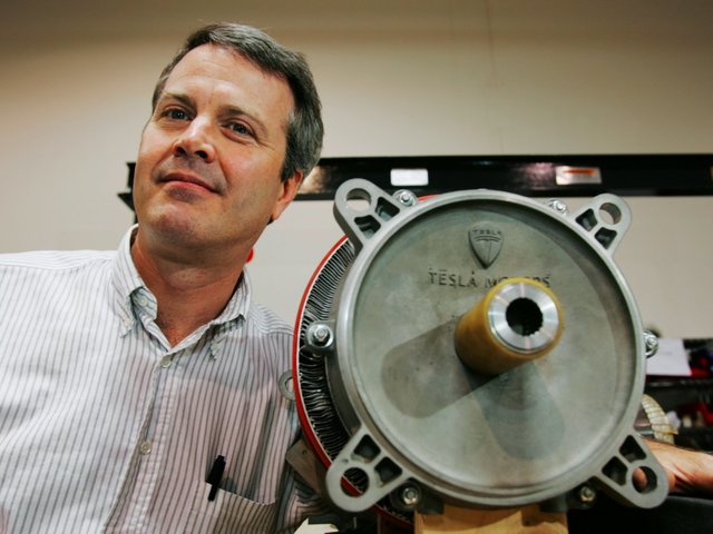 Tesla es Fundado
