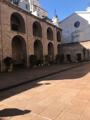 LOS JESUITAS LLEGAN A LA MANZANA. EL TERRENO VA A SER UN REGALO DE ISABEL DE CARBAJAN