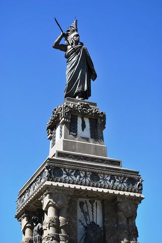 MONUMENTO A CUAUHTÉMOC