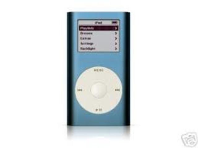 Apple lanza el famoso "Ipod" el primero de Enero del 2000.