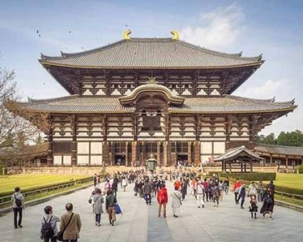 First poetry written in Japanese