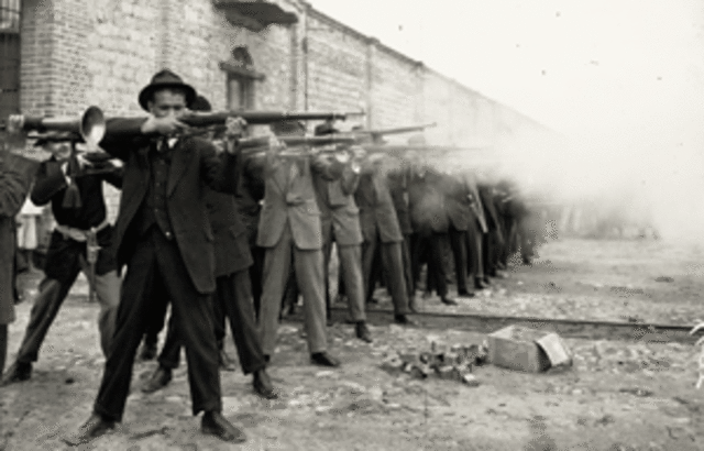 CRISIS POLÍTICA Y ECONÓMICA