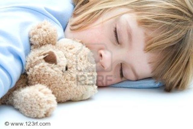 when i was 3 i used to sleep with a bear couldn`t pee in my panst and i slept to play with a bear